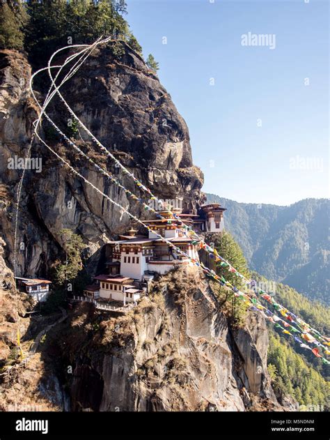 Taktsang Palphug Monastery Tiger S Nest Temple Building Stock Photo Alamy