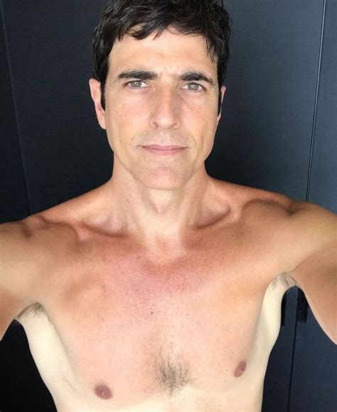 Reviews and scores for movies involving reynaldo gianecchini. Reynaldo Gianecchini surge sem camisa e exibe corpão em ...