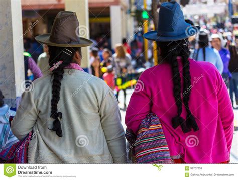Gente Peruana Imagen De Archivo Editorial Imagen De Escena 98707259
