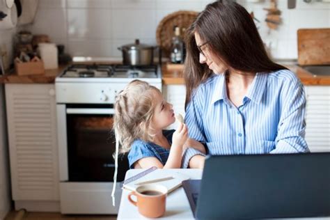 Cómo Enseñar A Tus Niños A No Interrumpir Las Conversaciones