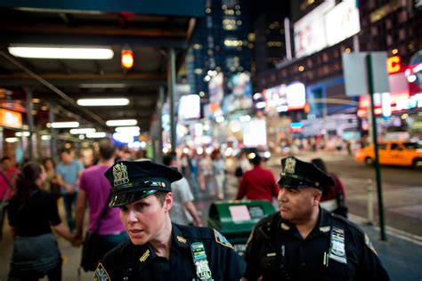 For Times Square Police A Stage Tourists Dont See The New York Times