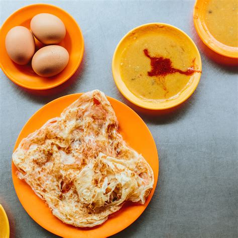 Roti canai dengan kuah yang gurih memang sesuai dijadikan sebagai menu sarapan atau makan siang. MAKANAN TRADISIONAL DI MALAYSIA: India