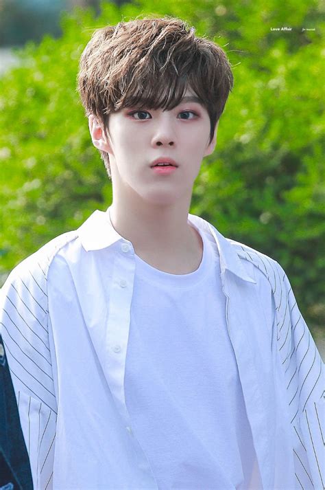 Kim woo seok debuted as a member of up10tion in 2015 and promoted as a member of x1 after ranking no. Kim woo Seok (Dengan gambar) | Selebritas, Kim, Suami masa ...