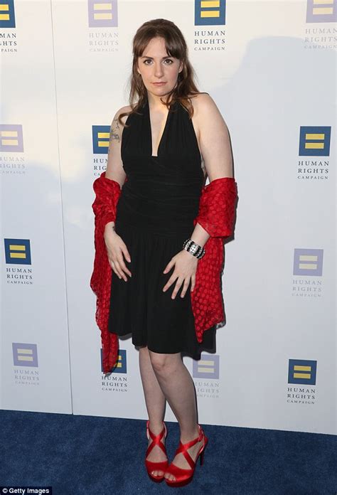 Lena Dunham Shows Off Slimmed Down Physique At Hrc Gala Daily Mail Online