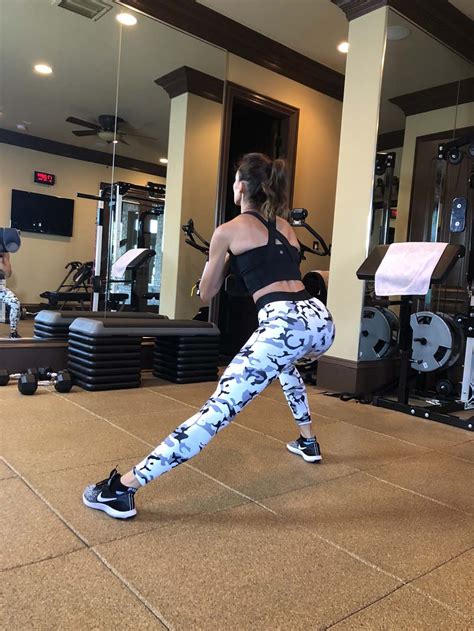 Build That Booty Lower Body Workout Samantha Busch