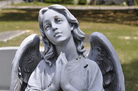 Gothic Angel Statue Cemetery Creepy Goth Graveyard Pray Skull