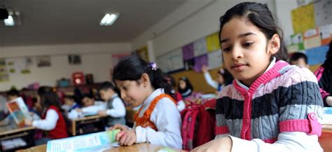 Misalnya, anak sulung perempuan cenderung. Fakta Tentang Pendidikan Anak Perempuan di Turki | Berita ...