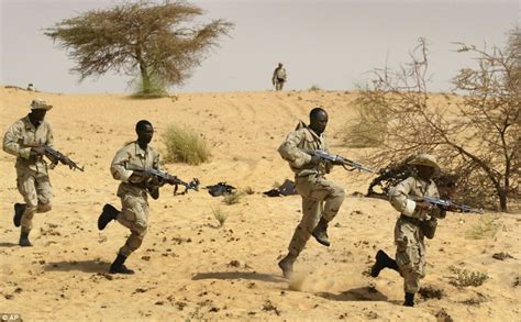 Tuareg Rebels Attack Mali Army Camp Killing 32 Daily Mail Online