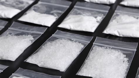 .the perfect drug » ( nineinchnails ), « this cocaine makes me feel like i ' m on this song » ( systemofadown ), « cocaine and toupees » ( mindlessselfindulgence ), « kokain » ( rammstein. Südafrika: Polizei findet Kokain im Wert von 45 Millionen Euro