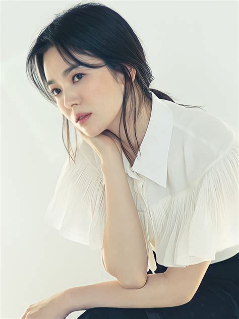 song hye kyo caused a storm with her top notch beauty but on the day her ex husband song joong