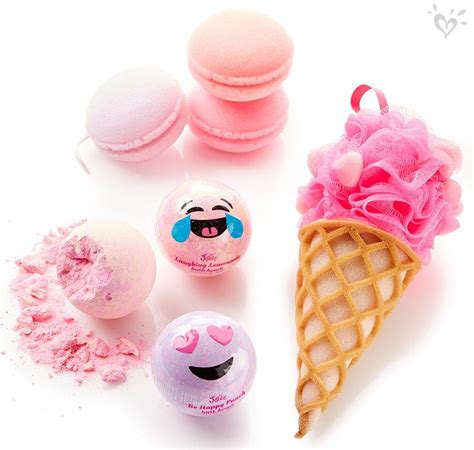 From infant, toddler, kid, tween, teen, to adult, bed bath. Scented bath bombs = sweet treats for home-spa fun! | Bath ...