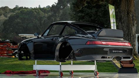 Gunther Werks Reincarnates The Porsche 993 With Carbon Fibre Bodywork