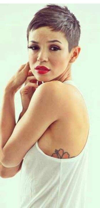 The long points at the sides are great for adding length to the face and the wispy outline makes this a very soft and feminine look. 17 Charming Super Short Hairstyles - Pretty Designs