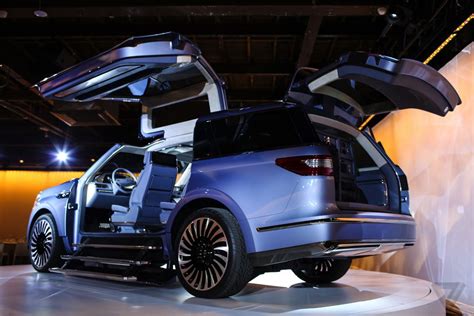 The Lincoln Navigator Concept Is A Massive Luxurious Land Yacht The