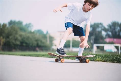 How To Ride A Skateboard A Complete Guide With Pro Tips And Tricks