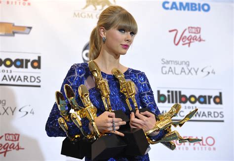 taylor swift wins 8 trophies at billboard awards the blade