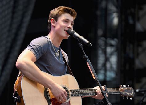 He can play both the piano and the guitar. Shawn Mendes Height Weight Body Statistics Girlfriend ...