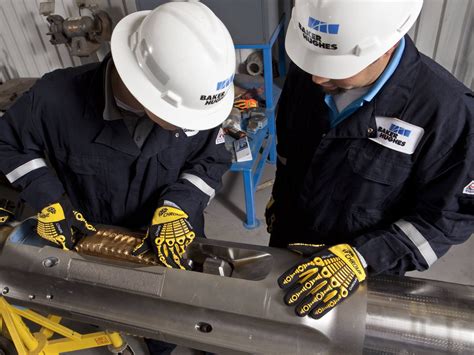 Baker Hughes just reported a massive miss on earnings | Business Insider