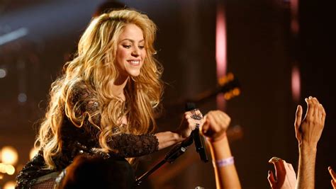 Shakira The Colombian Sensation That Always Inspires Hola Tv
