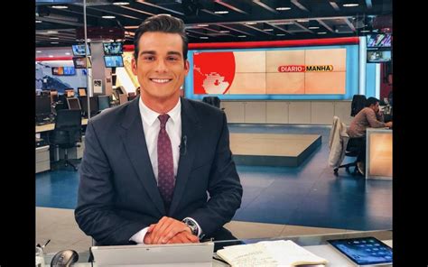 It provides breaking national and international news coverage, including politics, society, economy, sports. Jornalista da TVI mostra-se sensual e mulheres enlouquecem