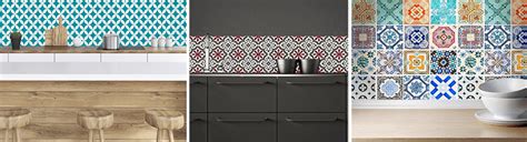 La crédence adhésive autocollante fait le plus grand bonheur des locataires à la recherche d'une solution simple pour relooker la cuisine sans pour autant se lancer si c'est votre cas, la crédence adhésive ou le carrelage adhésif qui imite le style des carreaux de ciment est une option à considérer. Les carreaux pour booster votre déco ! | escale DESIGN