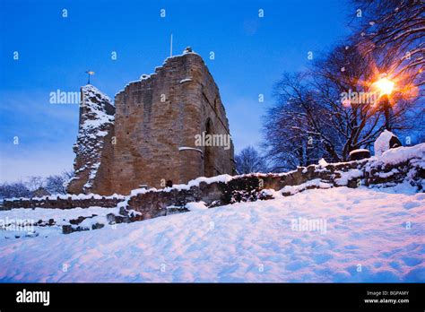 Knaresborough Castle Winter Snow Hi Res Stock Photography And Images