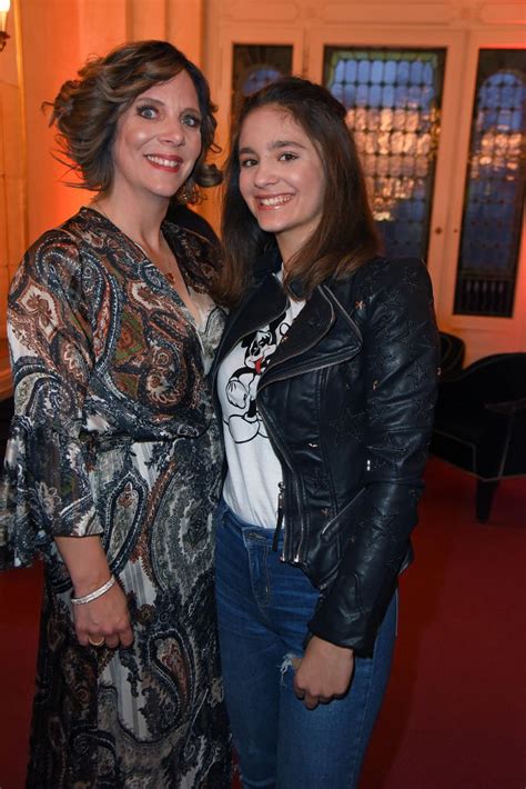 Um danni büchner ist es etwas ruhiger geworden, nachdem sie durch ihre teilnahme am dschungelcamp zu beginn des. Danni Büchner (Goodbye Deutschland): Ihre Tochter Jada (14 ...