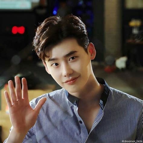 He debuted in 2005 as a runway model, becoming the youngest male model ever to participate in seoul fashion week. 376 best Lee Jong Suk ♥ images on Pinterest | Korean ...