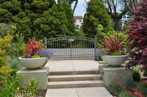 Modern Garden Design Examples Planters As Accent Houzz Home