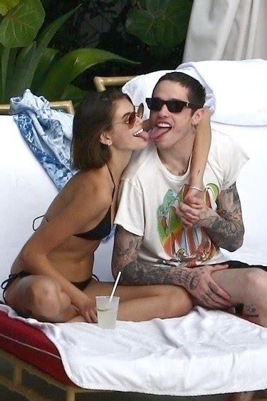 Pete Davidson And Kaia Gerber Are Now In The Pda Phase Of Their