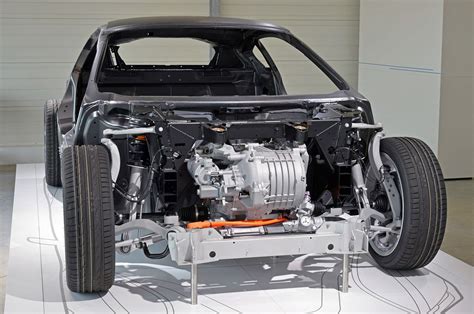 The company also claims a. BMW i8 engine | Auto's, Motor, Hoeden