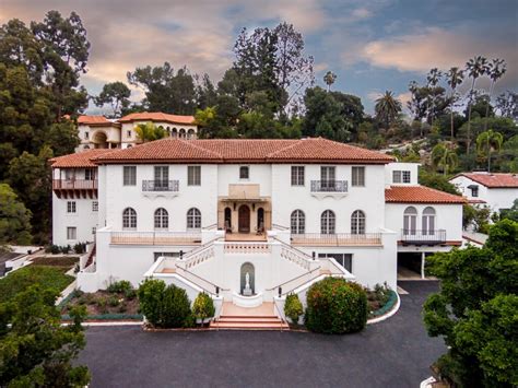 Somebody Please Save This Glamorous Hollywood Mansion