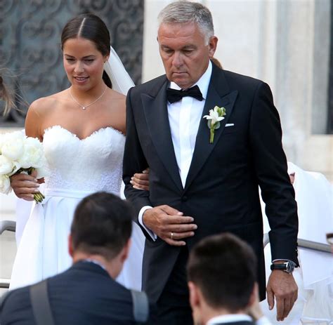 Das paar hat zwei gemeinsame söhne und lebt in den usa. Die schönsten Bilder der Schweinsteiger-Hochzeit in ...