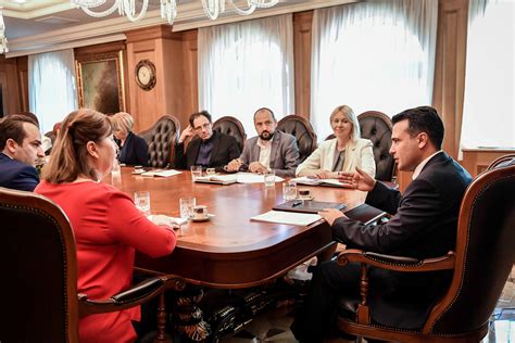 Премиерот Заев се сретна со претставници на Институтот на сметководители и овластени
