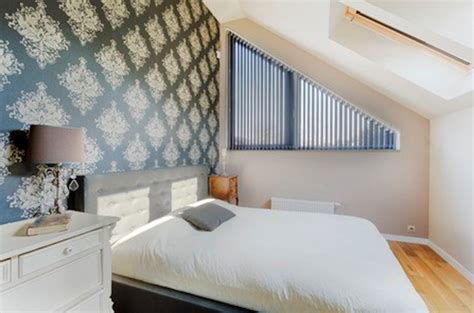 Una camera da letto dove dormire, ma anche studiare, lavorare e trascorrere del tempo tranquillo. Come arredare una camera da letto piccola