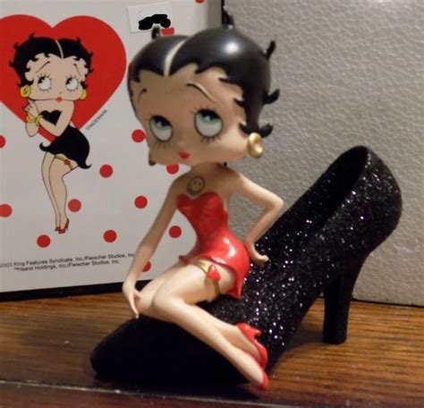 Betty Boop Stepping Out Bobble Figure 1825845371