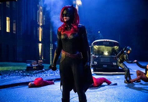 Ruby Roses Batwoman Gets Cw Pilot Order With Game Of