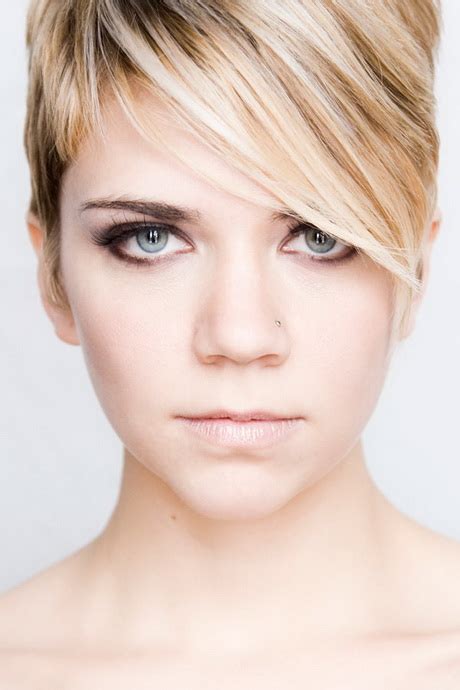 Bob frisuren mit langem pony bob frisuren kurz frisurenbilder kurze seiten nacken zum langen pony / kurz. Kurze haare mit langem pony