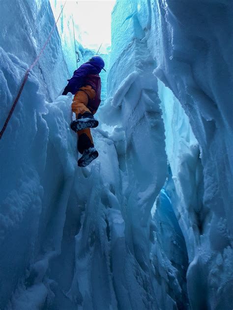 VIDEO: Story of Survival - Falling 50-Feet Into a Crevasse in Chamonix ...