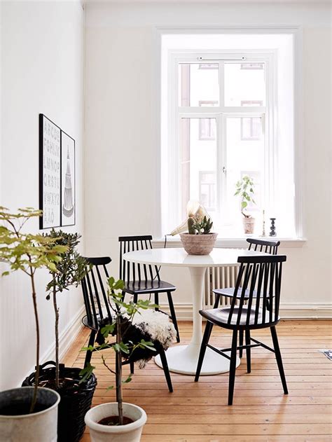 Kitchen & dining room chairs. Tulip Tables - Homey Oh My