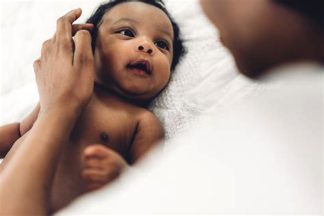 4 Signs That Your Baby Is Healthy And Thriving Newfolks