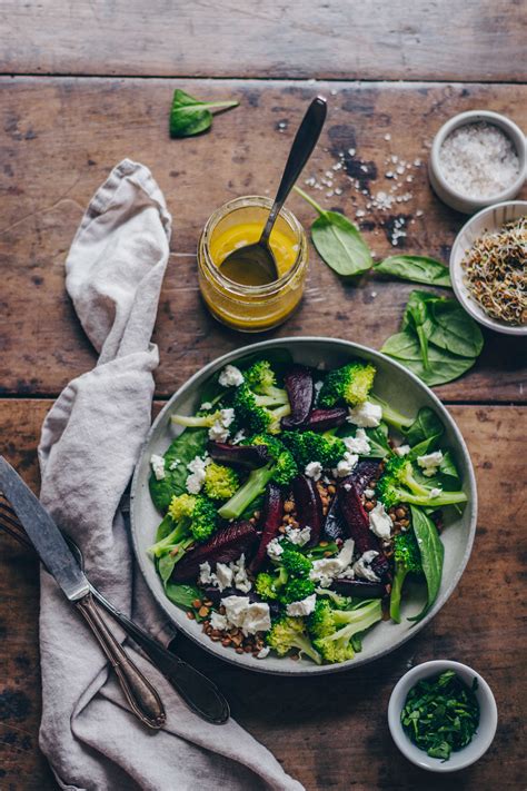 Rote Bete Salat mit Linsen Brokkoli Spinat
