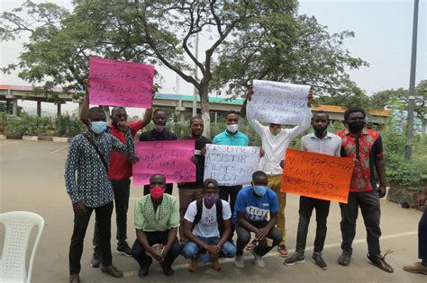Jovens Angolanos Manifestam Se Em Todo País O Apostolado
