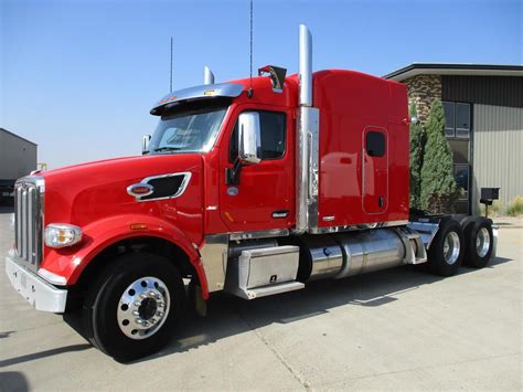Used 2020 Peterbilt 567 80" Double Bunk Raised Roof in Fargo ND