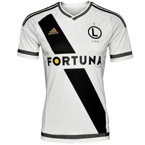 Legia is one of the most successful polish football clubs in history winning twelve ekstraklasa champions titles, a record 18 polish cup trophies and four polish supercup matches. Maglia da calcio Legia Varsavia Home 2015/16 - Adidas ...