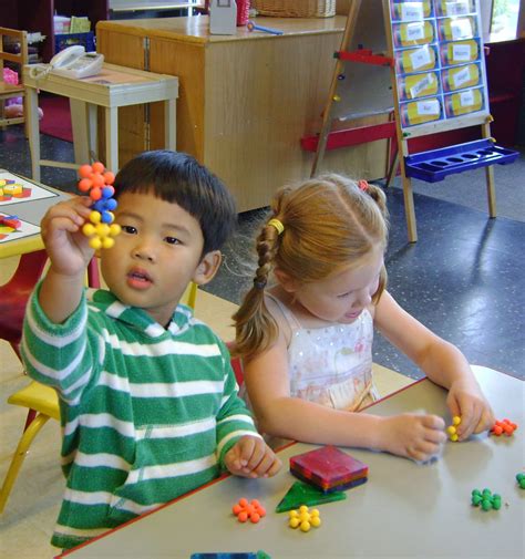 Selecting Preschools Traditional Versus Montessori Buildingboys