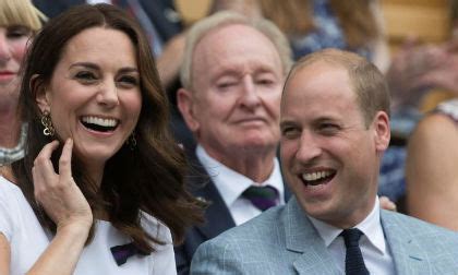 Tuy nhiên, một người bạn của meghan người này cũng chia sẻ thêm, meghan nói cung điện thiên vị cho công nương kate, không đối xử bình đẳng. Hoàng gia Anh công bố Công nương Kate Middleton mang thai ...