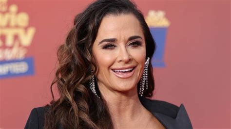 Rhobh Star Reveals What She Told Kyle Richards