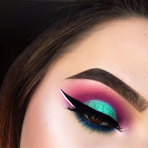 Pin By Jessicaxoxstone On Make Up Dramatic Eye Makeup Makeup Teal