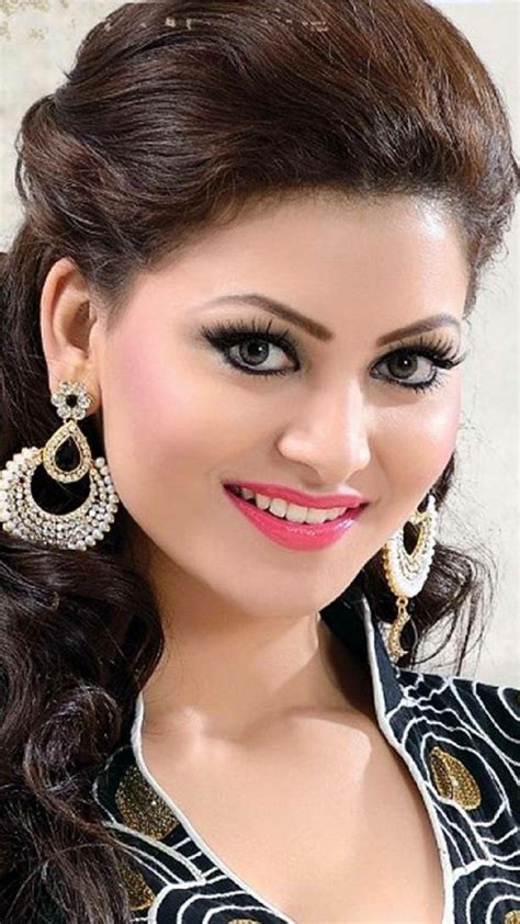 uravasi face beautiful bollywood actress most beautiful indian actress beautiful actresses